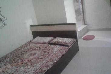 پانسیون Xavier Guest House