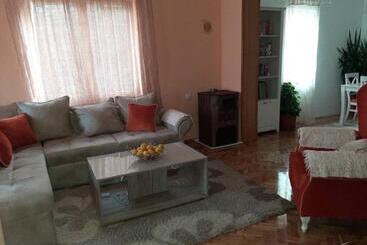 پانسیون Guest House Ivan