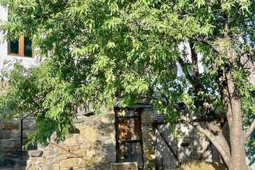 پانسیون Guest House Savane