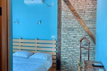 پانسیون Guest House Savane
