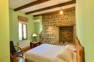 پانسیون Guest House Savane