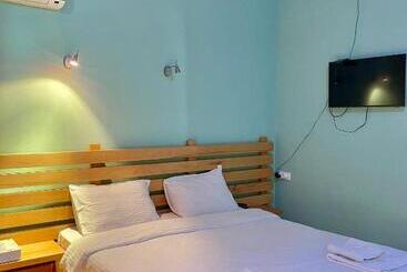پانسیون Guest House Savane