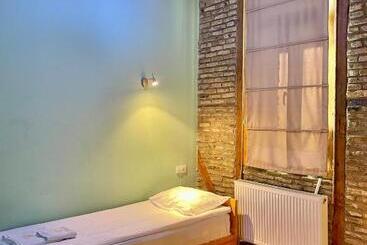 پانسیون Guest House Savane