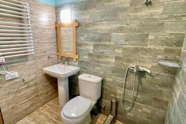 پانسیون Guest House Savane