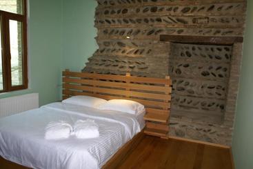 پانسیون Guest House Savane