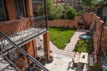 پانسیون Guest House Vip