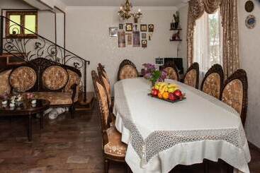 پانسیون Guest House Vip