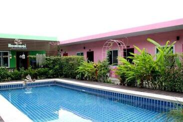پانسیون Rommai Rimnaam Resort