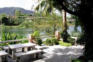 پانسیون Rommai Rimnaam Resort