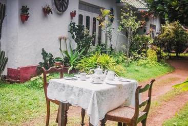پانسیون Shammie Guest House