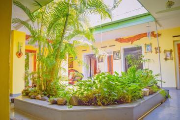 پانسیون Shammie Guest House