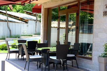 膳宿费 Victoriya's House