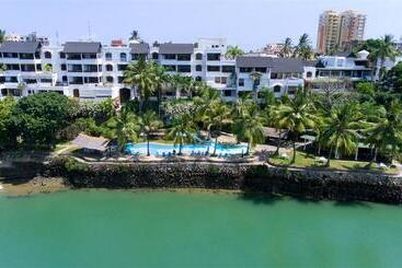 Tamarind Village Hotel Apartments