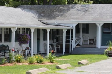 ユースホステル Shea's Riverside Inn & Motel