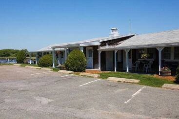 ユースホステル Shea's Riverside Inn & Motel
