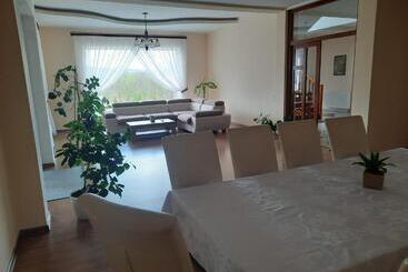 پانسیون Villa Prestige