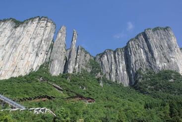 هتل Enshi Grand Canyon Chunlun Farmstay