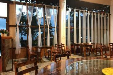 هتل Enshi Grand Canyon Chunlun Farmstay