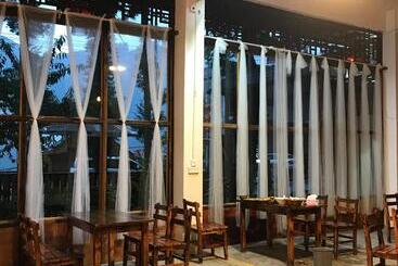 هتل Enshi Grand Canyon Chunlun Farmstay