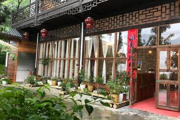 هتل Enshi Grand Canyon Chunlun Farmstay