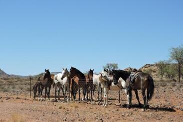 هتل Savanna Guest Farm