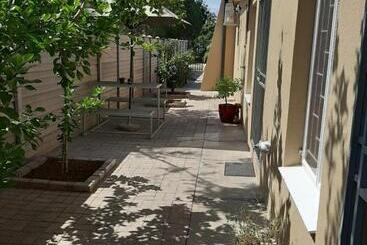 پانسیون Esperance Guesthouse