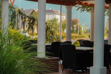 پانسیون Guest House Tri Zvezde