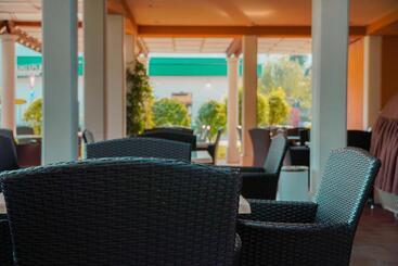 پانسیون Guest House Tri Zvezde