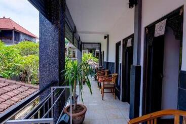 پانسیون Tirta Yoga Inn