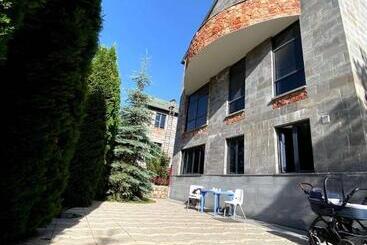 Villadzor Apart