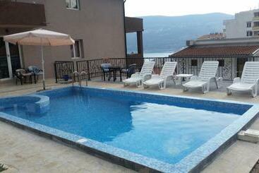 Apartments Lav Costas - Herceg Novi