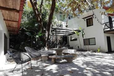 پانسیون Believe Surf & Yoga Lodge Santa Teresa
