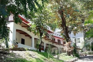 پانسیون Believe Surf & Yoga Lodge Santa Teresa