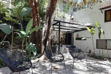 پانسیون Believe Surf & Yoga Lodge Santa Teresa