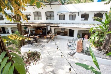 پانسیون Believe Surf & Yoga Lodge Santa Teresa