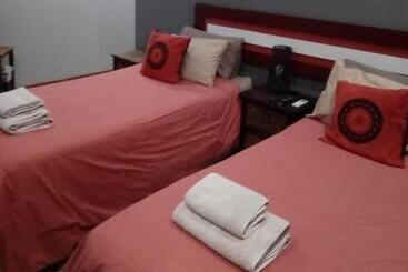 بنسيون Grand Central Guesthouse