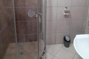 بنسيون Grand Central Guesthouse