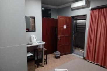 بنسيون Grand Central Guesthouse