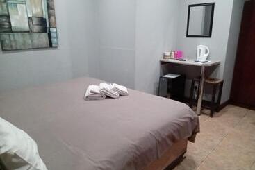 بنسيون Grand Central Guesthouse