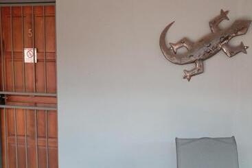 بنسيون Grand Central Guesthouse