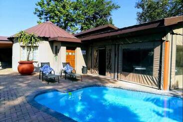 بنسيون Grand Central Guesthouse