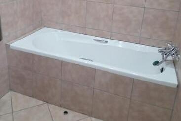 بنسيون Grand Central Guesthouse