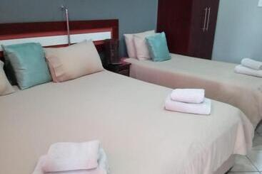 بنسيون Grand Central Guesthouse