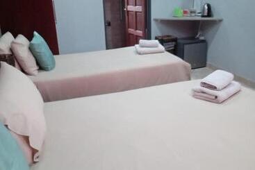 بنسيون Grand Central Guesthouse