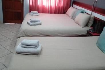 بنسيون Grand Central Guesthouse