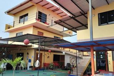 پانسیون Hostal Romy