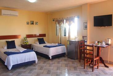 پانسیون Hostal Romy