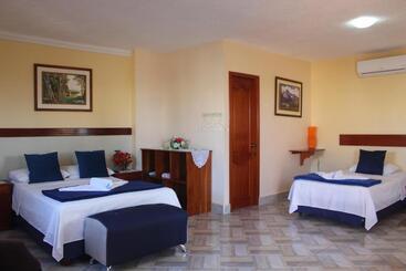 پانسیون Hostal Romy