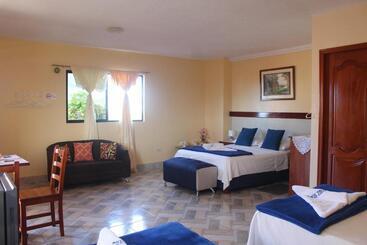 پانسیون Hostal Romy