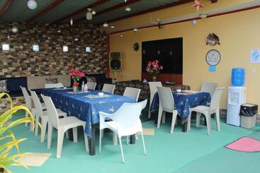 پانسیون Hostal Romy